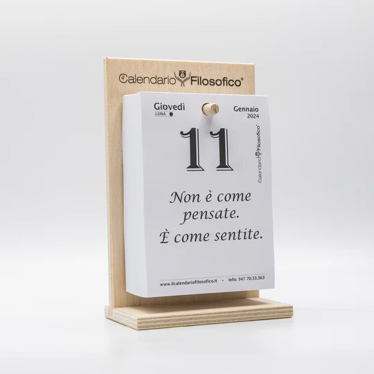 Calendario Filosofico con supporto in legno 10x14